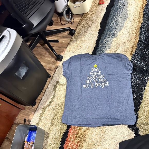 “Silent Night” Christmas Tree design XL NWT Eternal Light: Gildan Grey T-Shirt - Picture 2 of 11